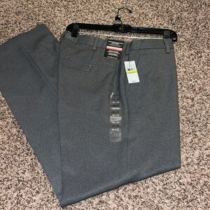 Men’s Dress Pants. Van Heusen BNWT